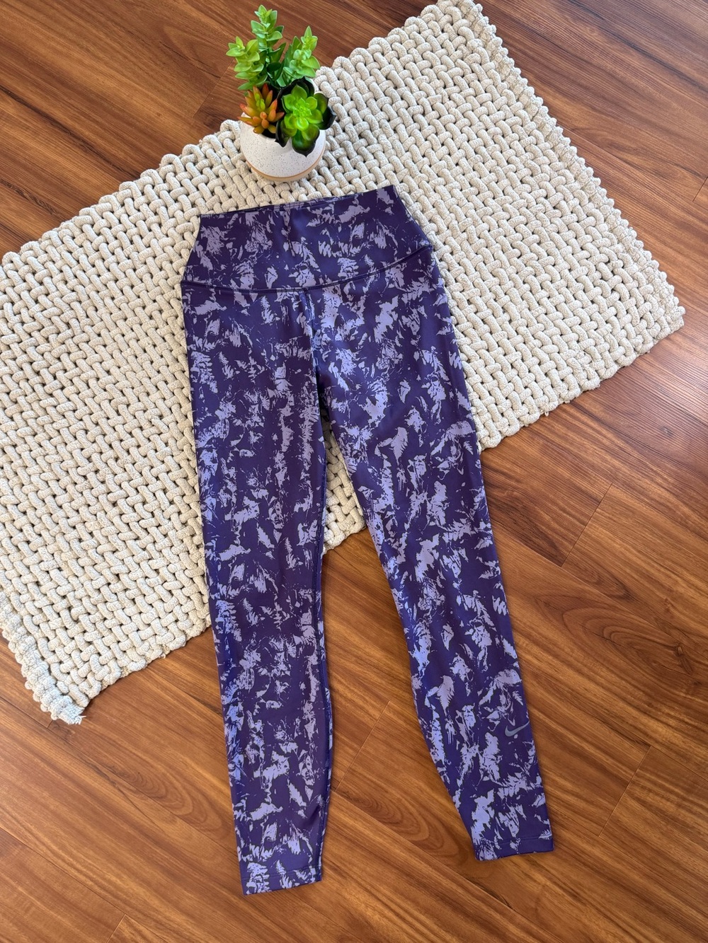 Nike | Women’s Dri-FIT One High Waisted 7/8 Printed Leggings | Purple | Small